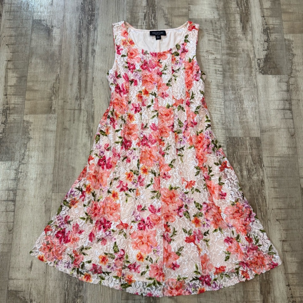 Perceptions Woman’s Short Dress Size M Floral Lace Lined Wedding Party Resort
